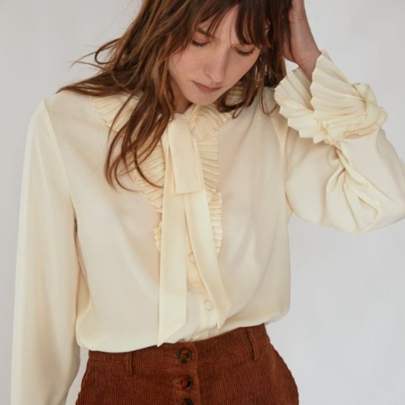 Molly Bracken - Romantic Blouse - Button Up Shirt - Bell Sleeves - Ivory - Picture 3 of 6